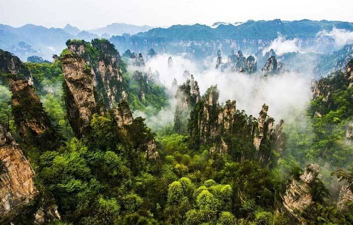 去凤凰古城跟团好还是自由行好，去张家界旅游必看攻略，看完秒懂