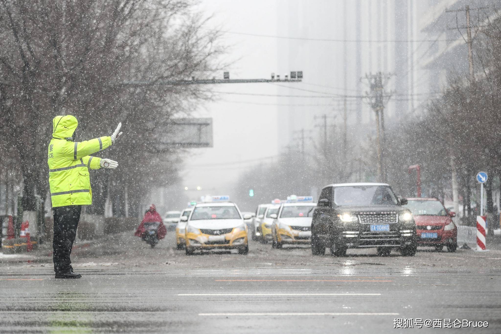 原创积雪10cm！南方将遇今冬以来最强降雪，广东降温明显，什么原因呢