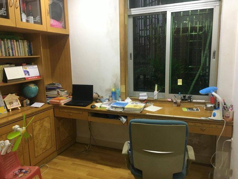 男友家的大四房,20年前的装修效果也不过时,厨房都可以当房间(图8) 男友家的大四房,20年前的装修效果也不过时,厨房都可以当房间(图8)