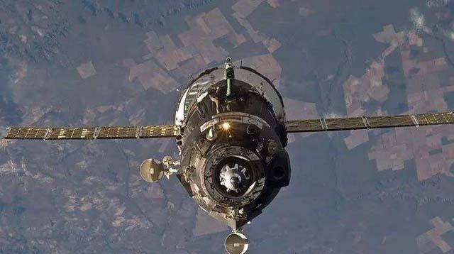 在1967年4月23日，“联盟1号”发射当天，飞船在升空时并没有出现问题，但