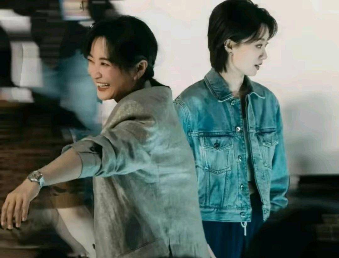 原创张小斐看贾玲的眼神，诠释了女人那点小心思，她开始不自信了