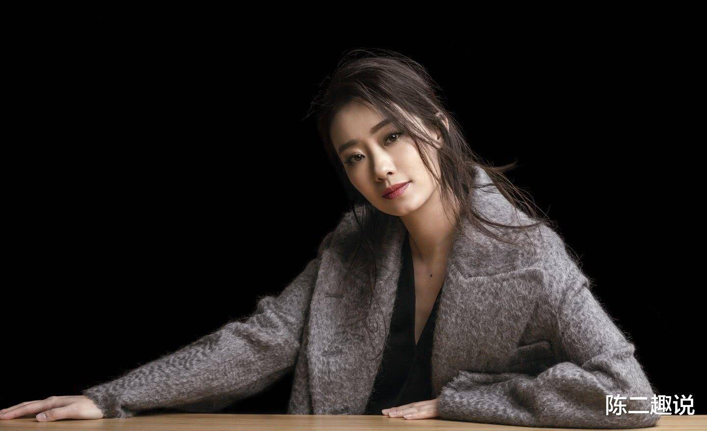 原创贾玲晒张小斐滑雪照，真朋友“损你”没商量