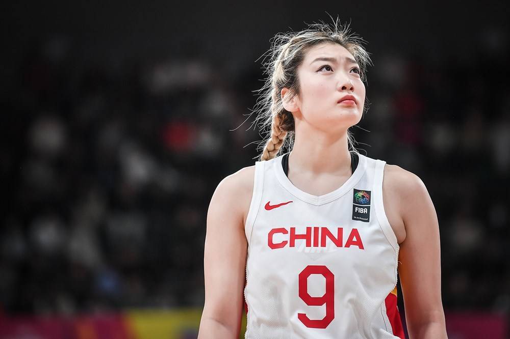 中国女篮奥运会赛程，首场碰强敌，郑薇透露备战计划，李梦大手笔
