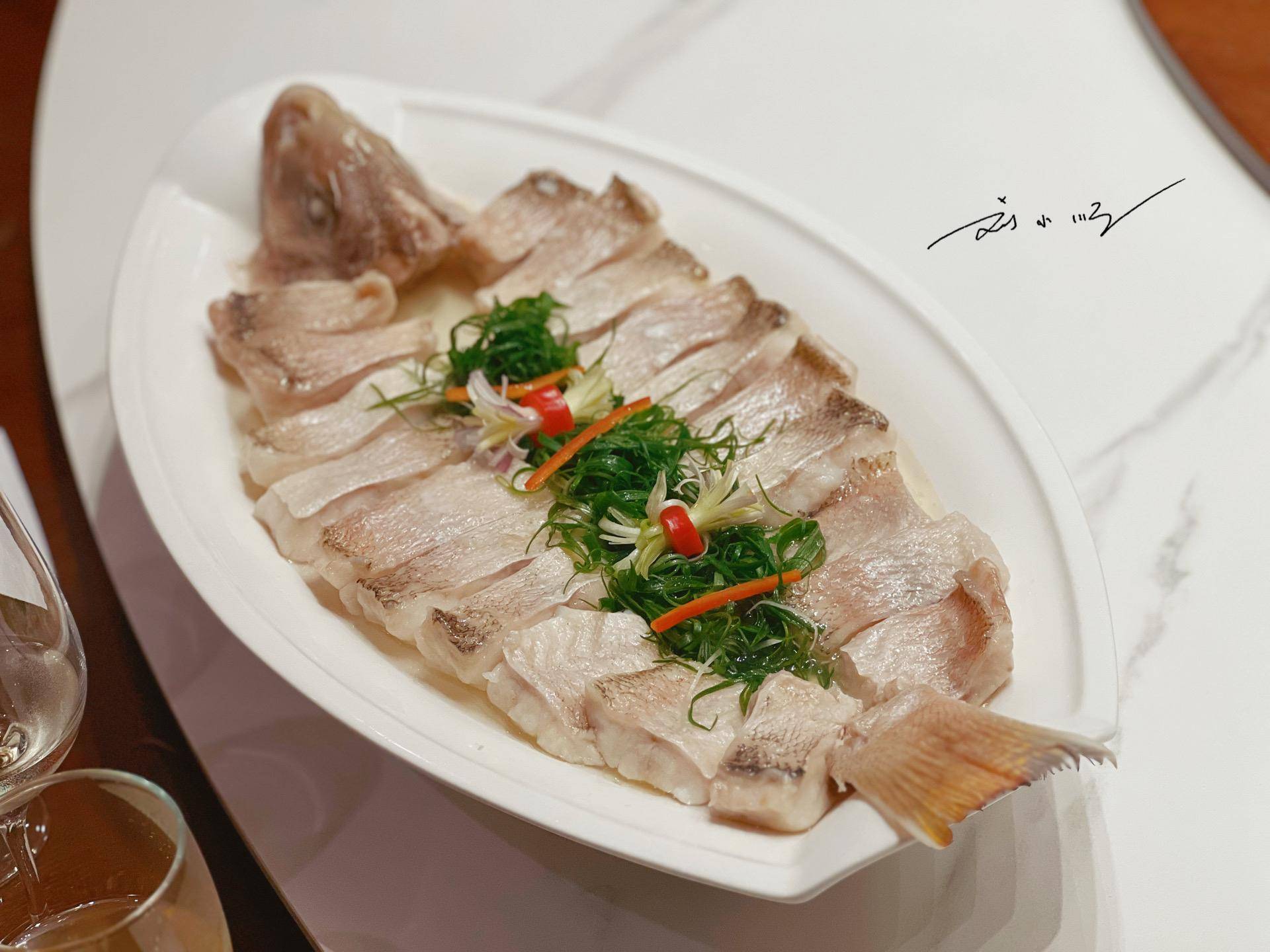 广州黄埔高档酒店推出主厨晚宴，人均只要500多，看看吃得有多好