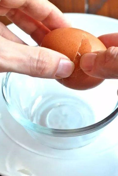 煎荷包蛋时掌握了这个小窍门，让你煎出香嫩美味的鸡蛋