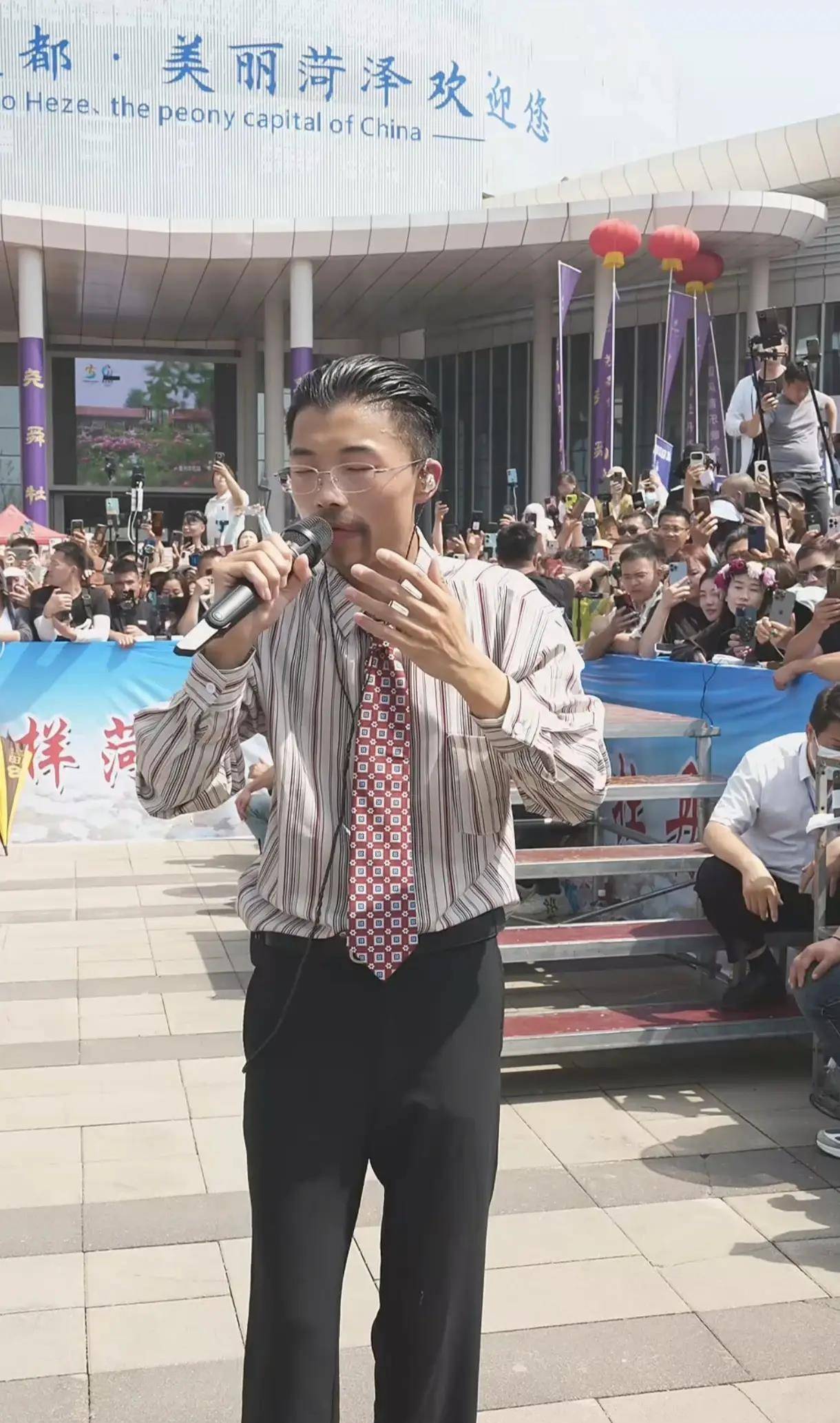 郭有才一首《诺言》，短短8天，涨粉600万，凭的是什么
