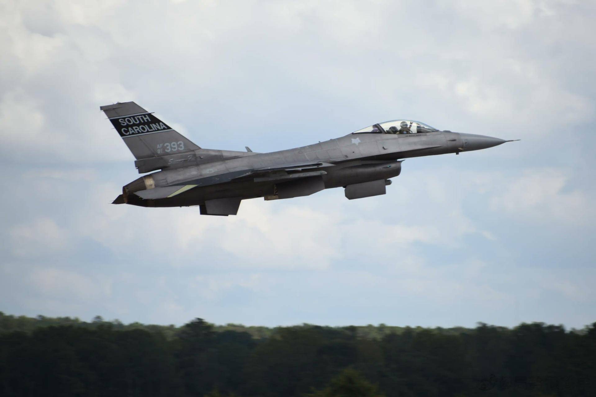 赏金翻3倍，俄罗斯高调“宣战”f16，击落可领1500万卢布_援助_西方_战斗机