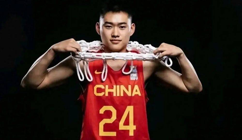 中国男篮公布大名单，郭士强上任提拔六大新人，赵继伟郭艾伦出局