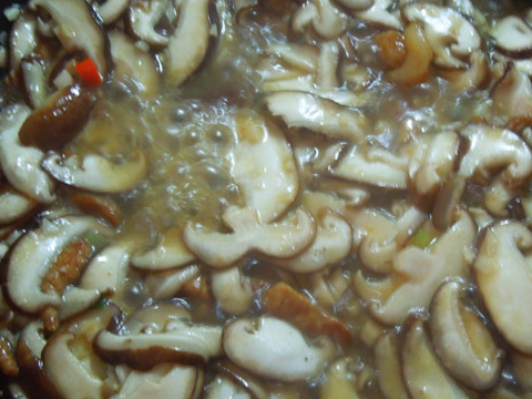 香菇炒肉丝里加点它，立马变成开胃下饭菜，配粥拌面条都好吃