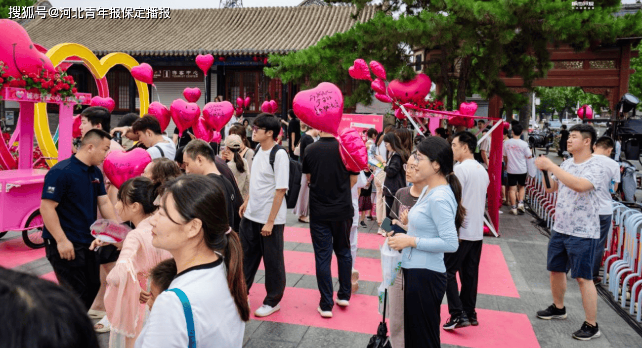 人民网 :澳门一肖一码精准100王中王-城市：暑期“三下乡”｜湖南城市学院：将反诈知识送到村民家中