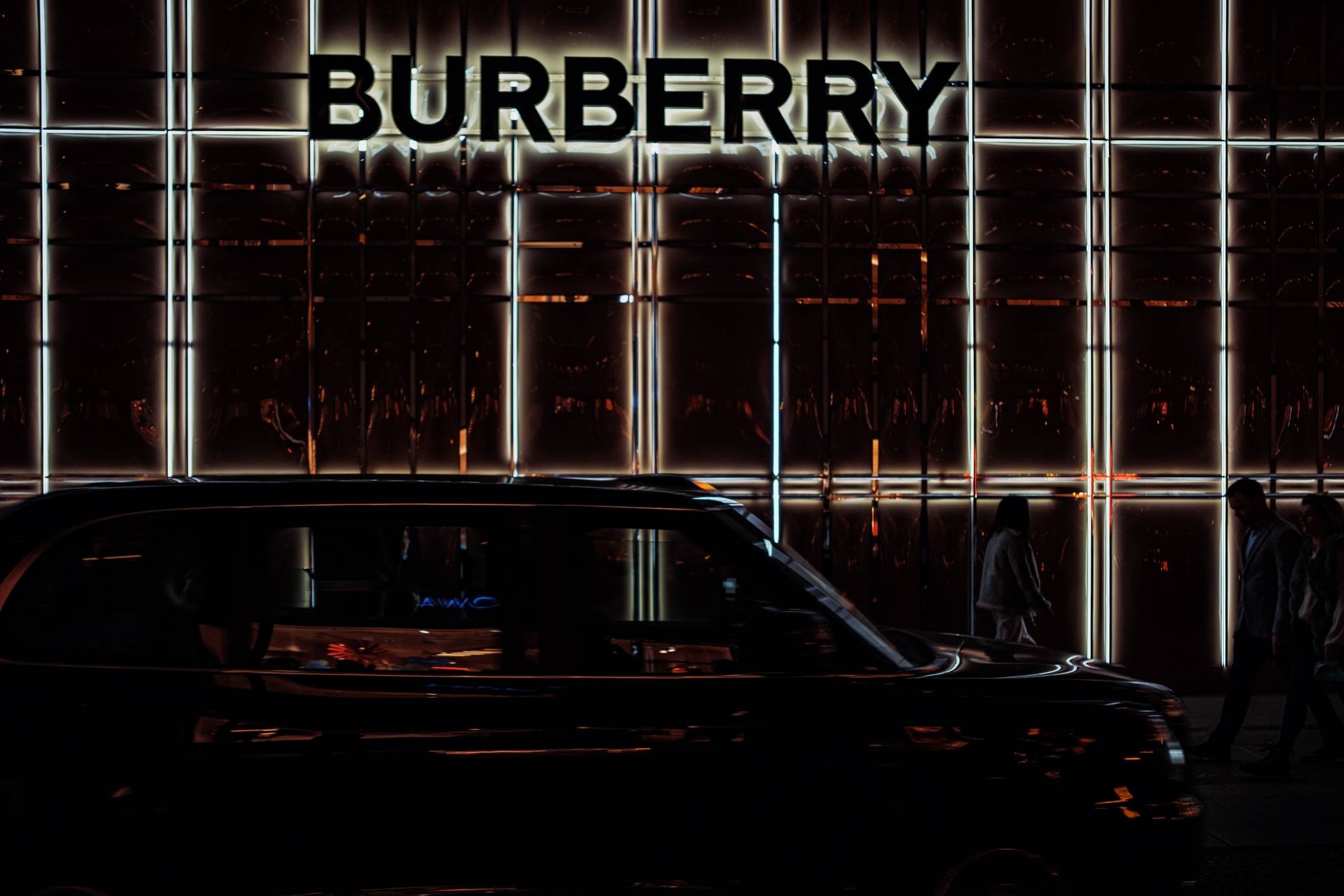 原创Burberry将大幅裁员，奢侈品巨头的日子也不好过了？