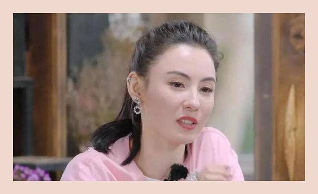 原创44岁张柏芝罕见出席活动，整个人清瘦许多！打破怀上第四胎的传闻