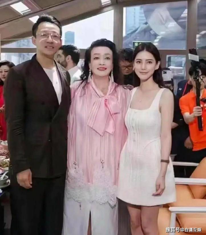 大S人财两空!张兰透露正在给孙子取名,小梅怀孕成“汪家功臣”-大s婆婆张兰回应被判入狱8