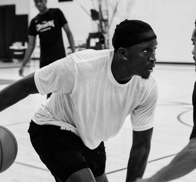 原创奥拉迪波拒绝顶薪合同，32岁宣布退出NBA