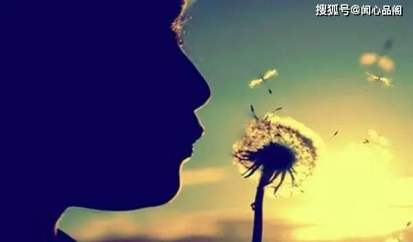 梦回往昔，解读梦到已经死去的朋友的深层含义