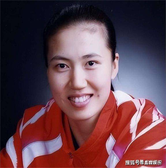 曾和刘翔闹出绯闻的前女排队长，离婚多年后仍单身，如今变上班族