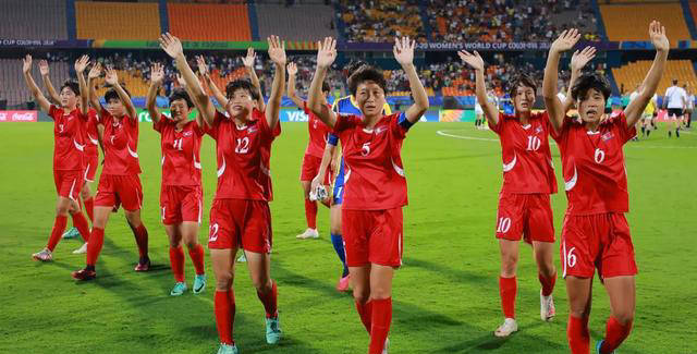 1-0，2-0！足坛奇观！世界杯沦为亚洲杯，朝鲜日本争冠，女足羡慕