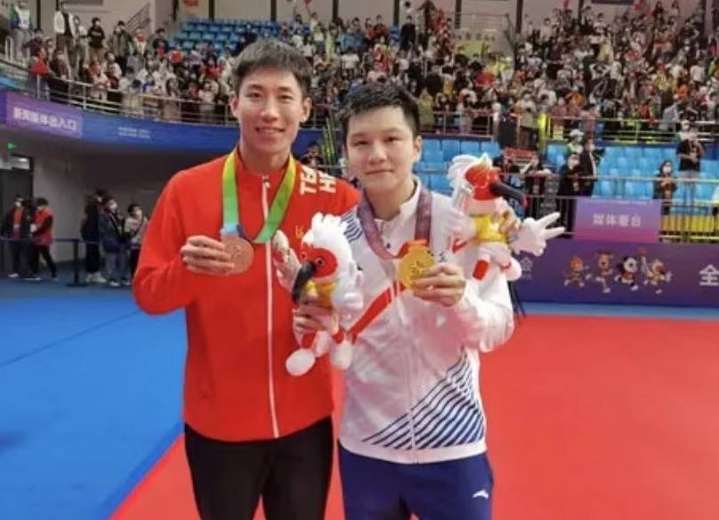 引发争议!孙颖莎哥哥抱怨被踢出队 前国乒运动员被“牺牲”太残忍