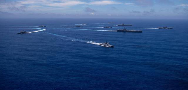 日本预感大事不妙？辽宁舰航母编队动态曝光！国防部霸气发声