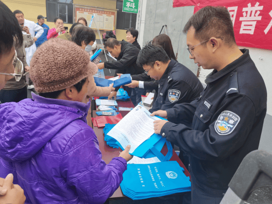 石家庄市赞皇县公安局经侦大队携手多部门开展防范非法集资活动