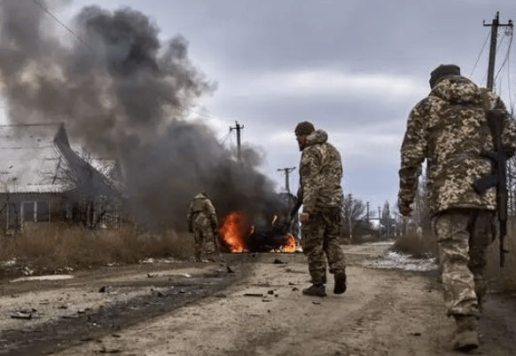 不许中方“保持沉默”？赢不了普京，泽连斯基对华喊话，中方3句话回应