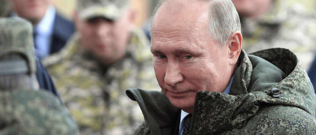 普京可以收手了？特朗普当众喊话北约，赔款6000亿，否则直接退出？