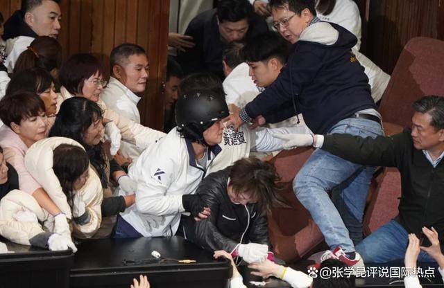 国民党席位超半数，喊话赖清德下台，两党大打出手后，赖清德表态