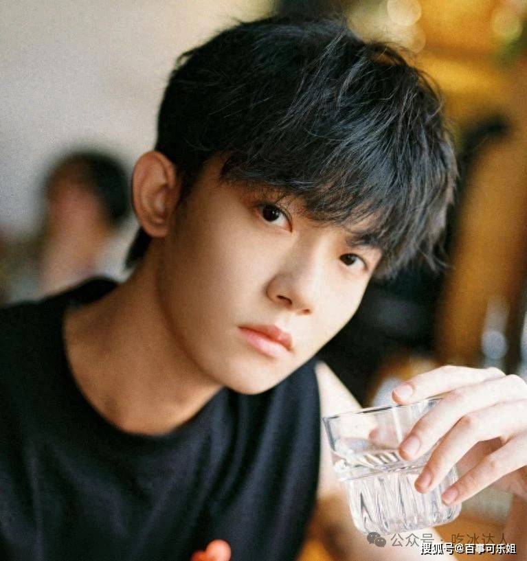 吃瓜直播app下载李明德直播遭永久封禁后续：申诉未果舆论反转急忙关闭评论删除视频