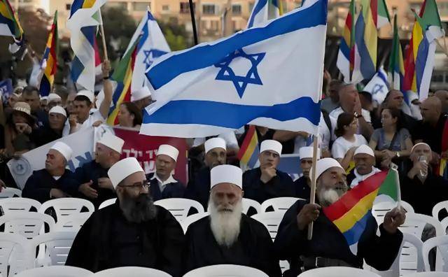 叙利亚爆发新内战，叙反对派也遭重创，朱拉尼尝到了阿萨德的滋味