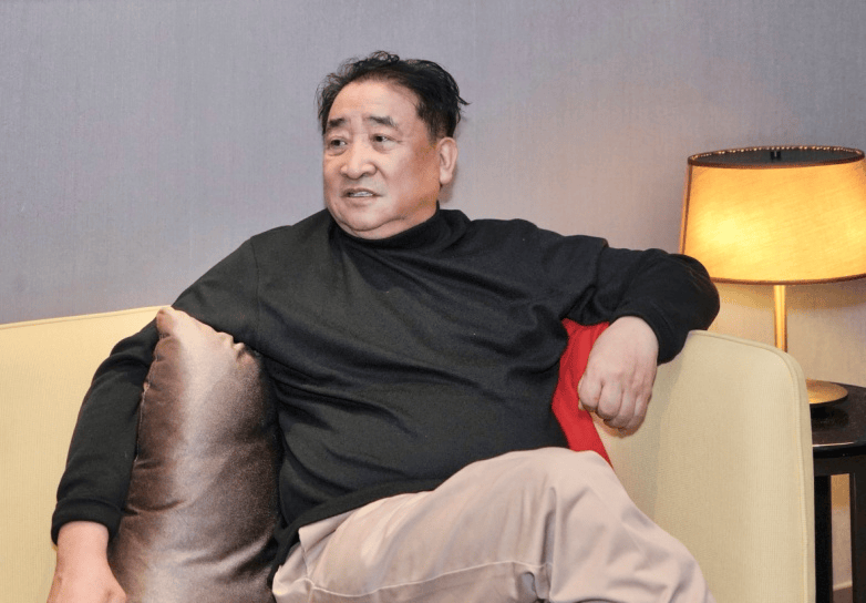 姜昆领衔“五人组”，在江苏卫视春晚创演讽刺性相声《“精准推送”》