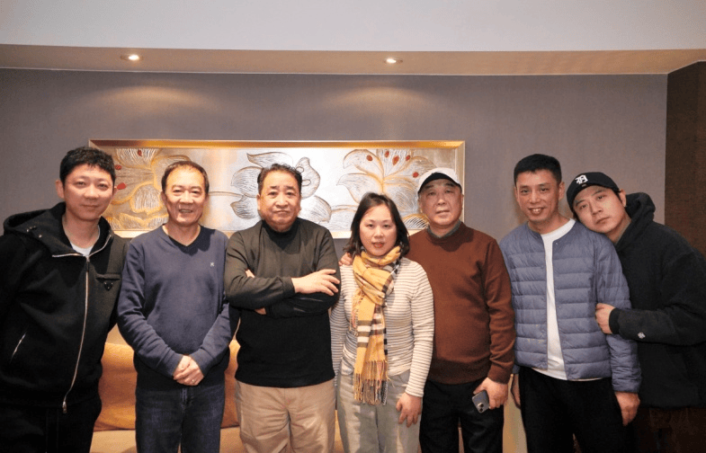 姜昆领衔“五人组”，在江苏卫视春晚创演讽刺性相声《“精准推送”》