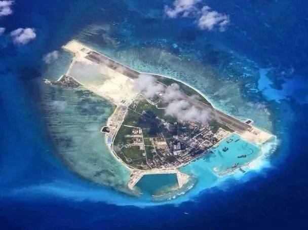 台海只是借口？中方在黄岩岛升旗，万万没想到，美航母仓促掉头