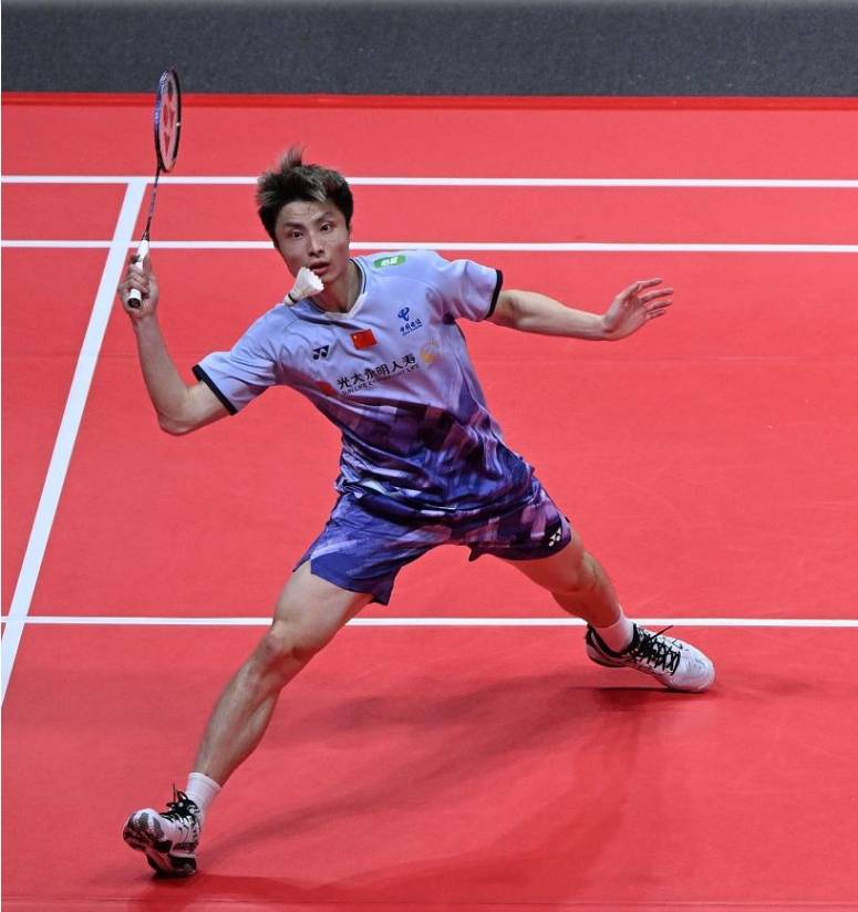 原创             2-0！印度19岁小将惊艳，惊出石宇奇一身冷汗，国羽一哥苦战晋级