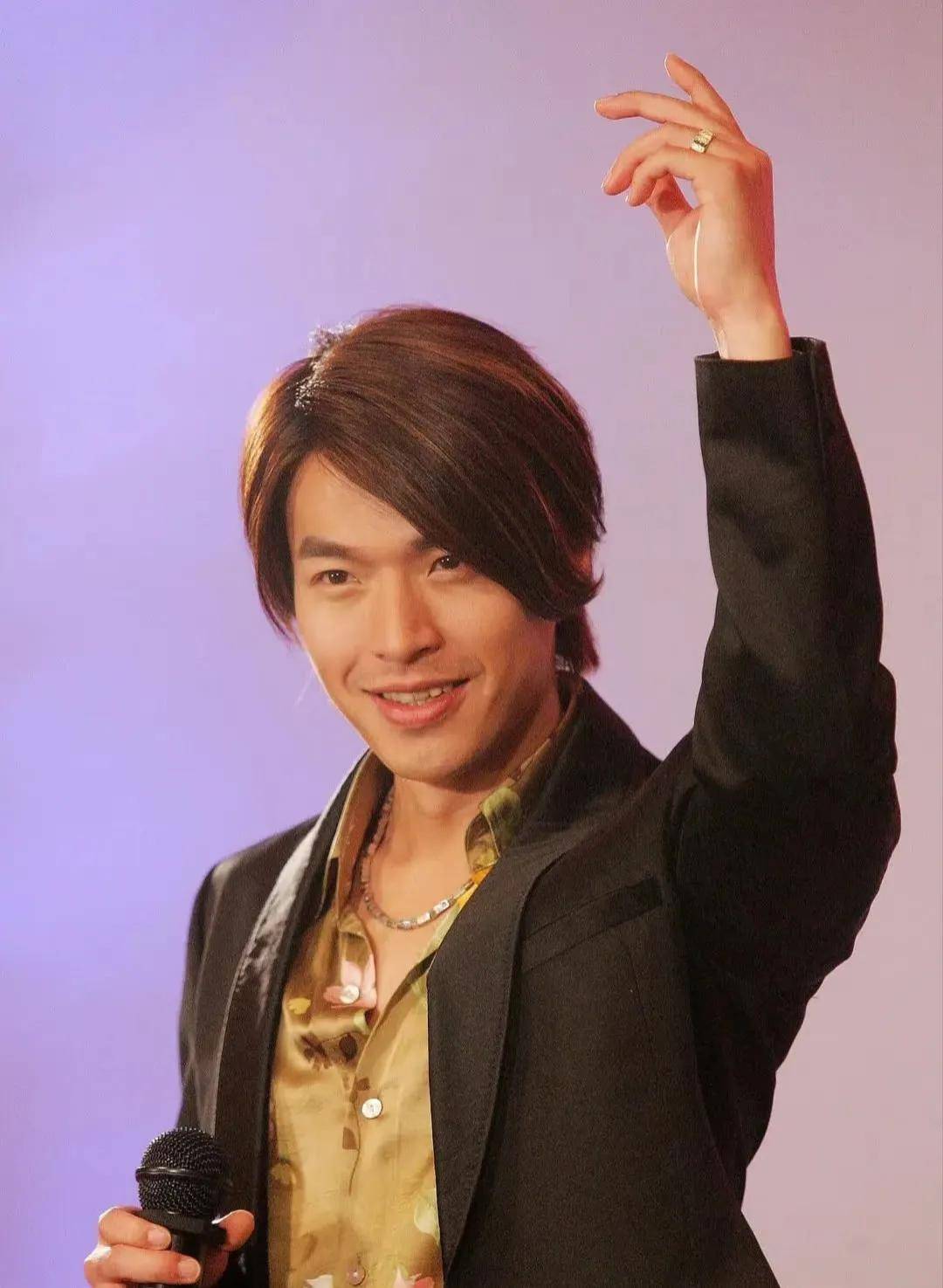 男明星李威杀人保释后首发声，称因果业力来了，网友直呼看不懂