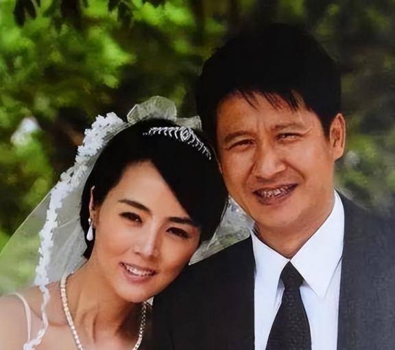 星空体育官网张国强：因穷被前妻嫌弃分开后狂追郭京飞前女友现在苦尽甘来(图1)