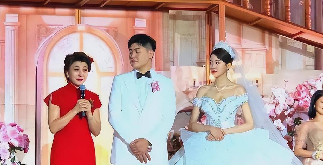 福利！文娱圈吃瓜解析留文书中的误区，惊天大瓜：他不但会吹还连吃带偷！这些文娱虚实真不敢笃信！及爆上热搜！内娱新嫂子现身牵手约会甜美暴击……