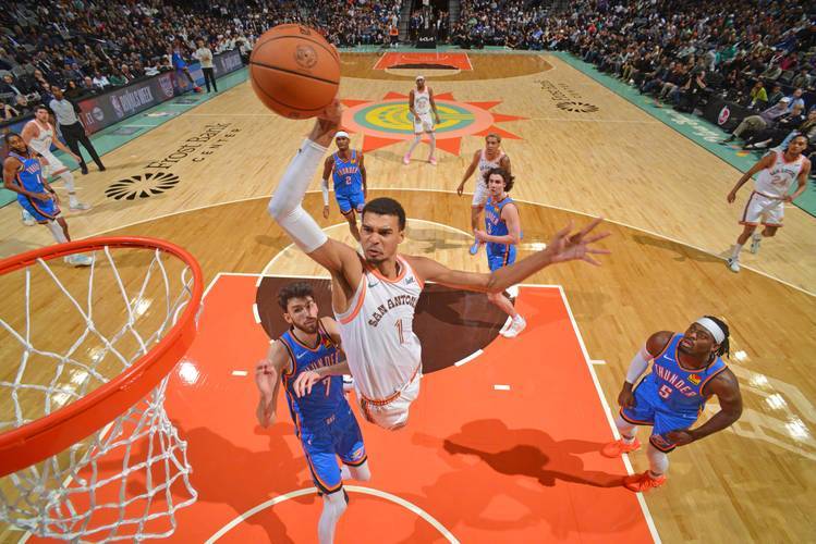 周三 305 NBA：尼克斯 VS 马刺近期局势深度解析