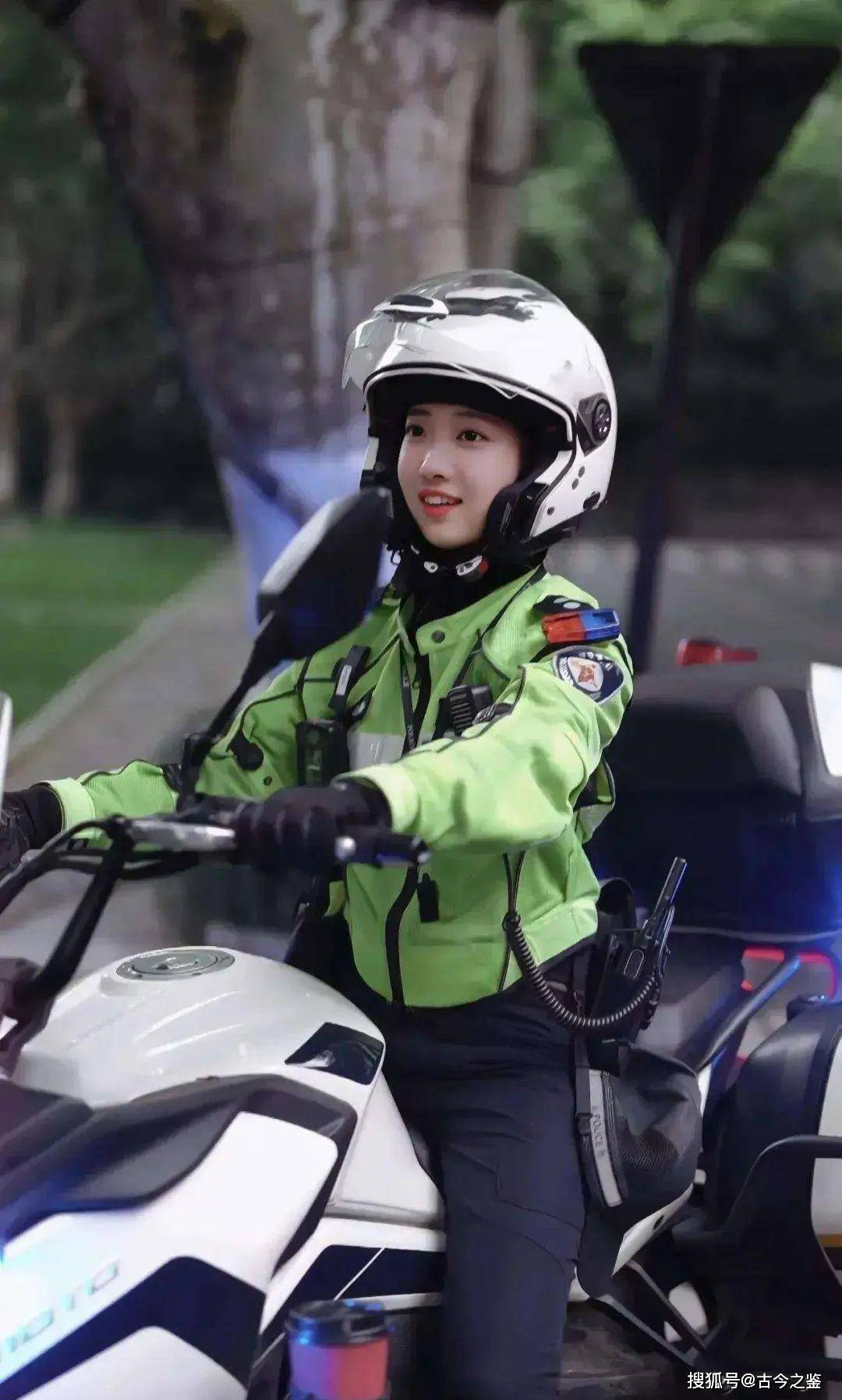 网红女警“兔子警官”被撞进了医院？杭州交警回应