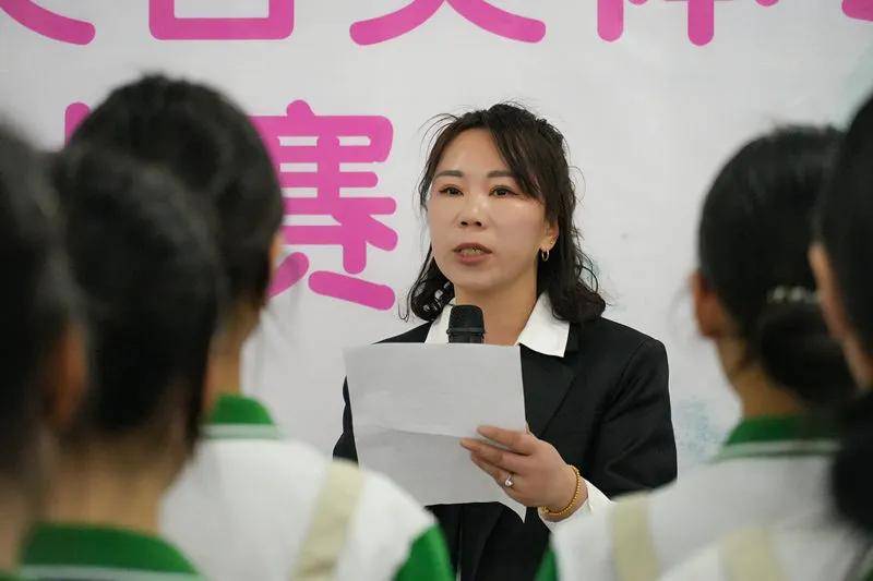 首届阆仪美容美体专业才具大赛完满落幕