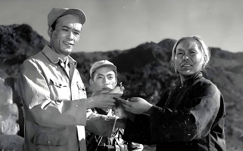 “能不够”与“杨母”:北影四大老旦之一陈立中用岁月沉淀演技