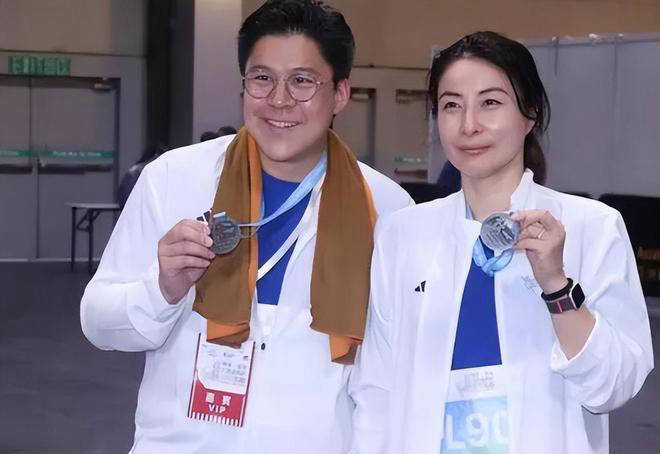 原创担任校长，郭晶晶亮相北京，新职务曝光