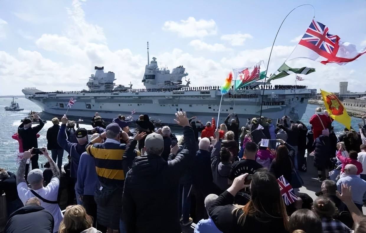 抵近中国近海？英国航母凑出精锐来势汹汹，号称要“吊打东大”！