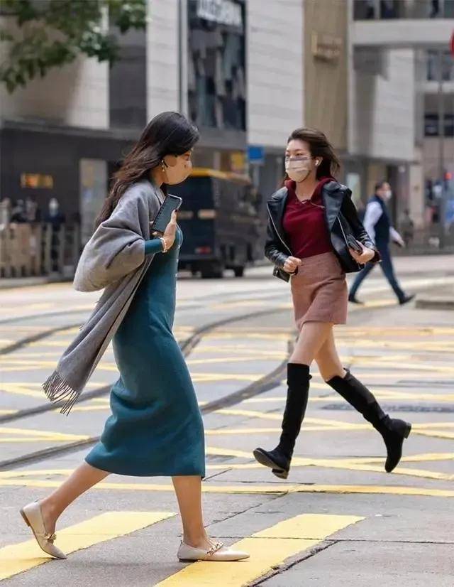 去了香港才发现满街都是“裙不上膝鞋不带跟”却个个洋气又时髦(图10)