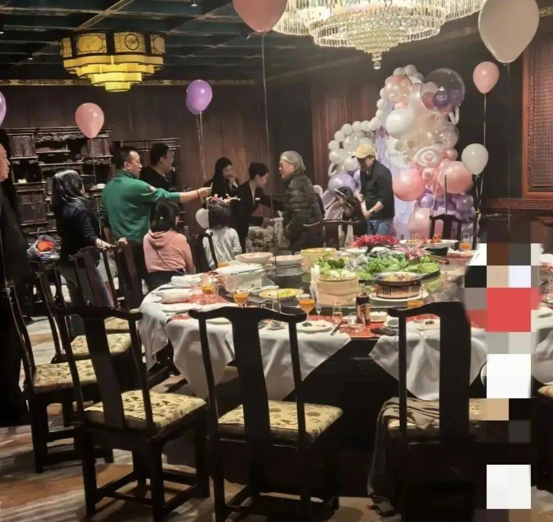 原创郭晶晶8岁大女儿在内地过生日，是霍家长房长孙女，比妈妈还漂亮