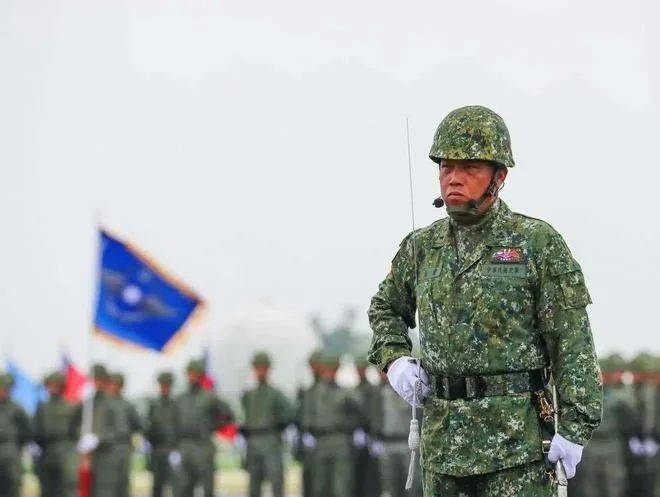 台军爆发离职潮，赖清德民调暴跌，或将提前倒台？6.6万人点赞马英九