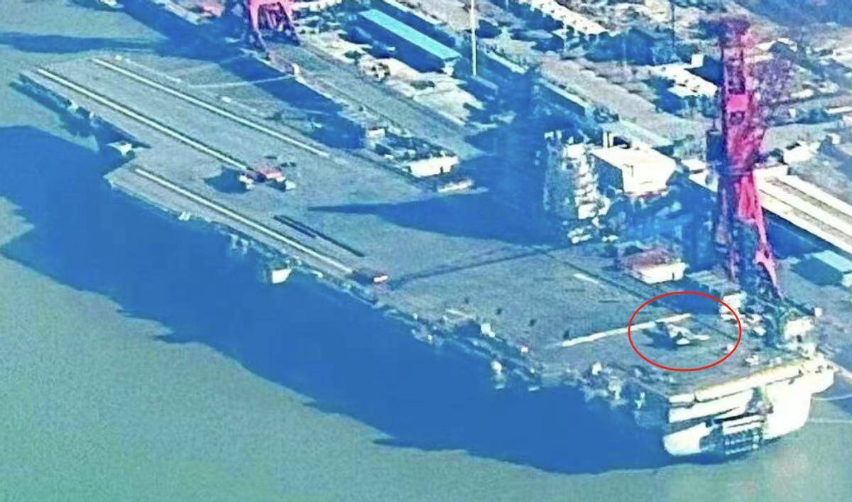歼35弹了？美航母打击群迎噩耗，福建舰服役后，海上格局完全逆转