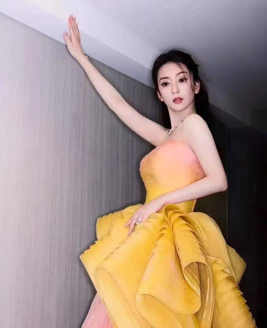 方媛睡衣照嫩如18岁 烧烤手艺惊呆网友：郭富城娶到宝了