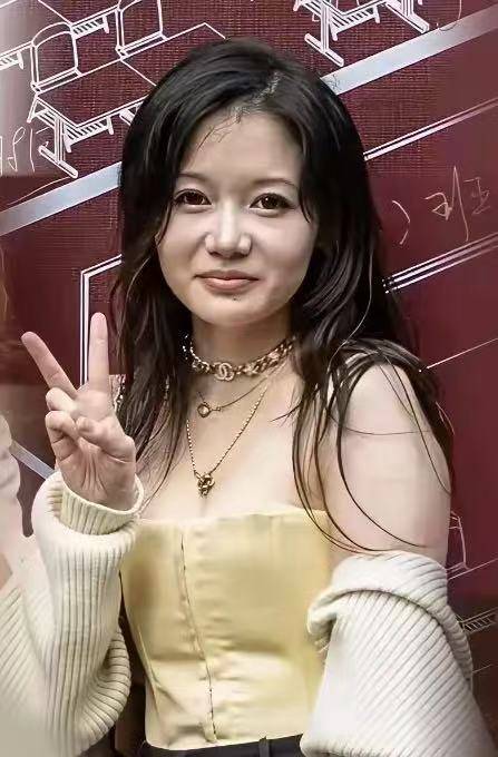 董袭莹实习期视频曝光，逻辑混乱语无伦次，再看王辰发言细思极恐