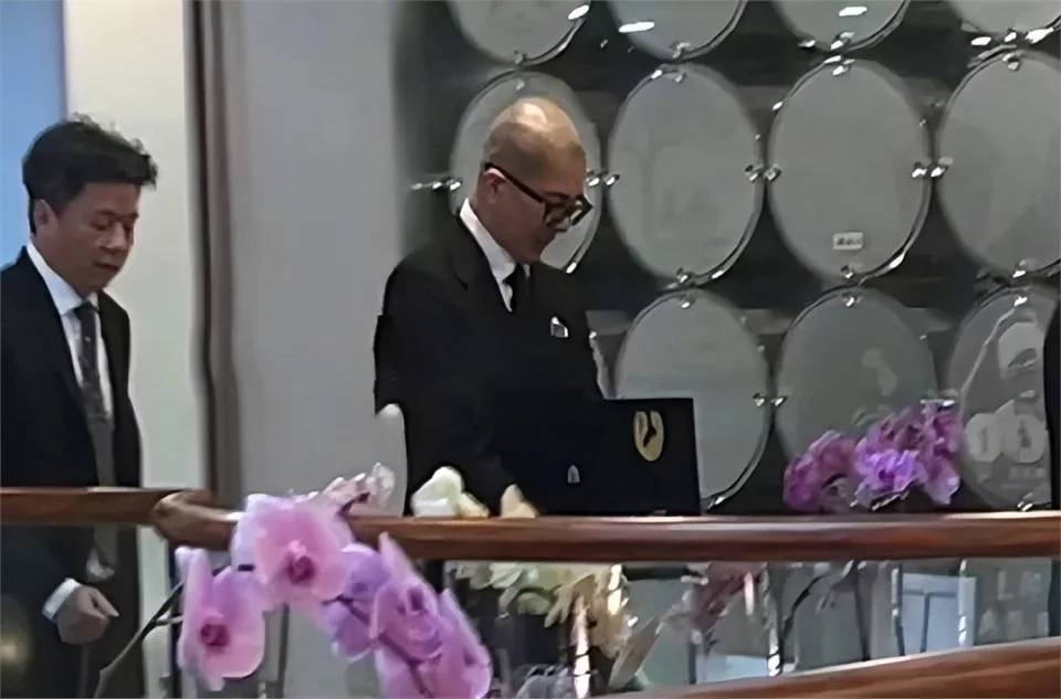 具俊晔近况曝光！为大S守丧百天不愿离台：想跟她待同一片天空下