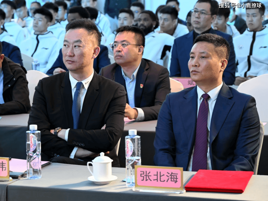 原创             签约达成！青岛男篮续约争议主帅，本赛季险些率队闯进季后赛4强